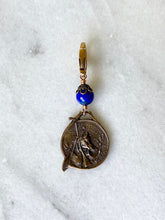 Load image into Gallery viewer, Bag Charm - Zipper Pull - Large Saint Hubert Kneeling - Boar's Head Back
