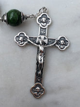 Load image into Gallery viewer, Sterling Silver Pocket Rosary - St. Peter and St. Paul - Chrome Diopside Gemstones - Beautiful Crucifix - Single Decade Rosary
