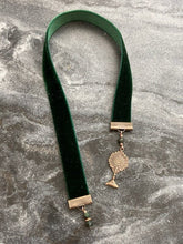 Load image into Gallery viewer, Velvet Catholic Bookmark - Blessed Sacrament - Bronze - Green Velvet
