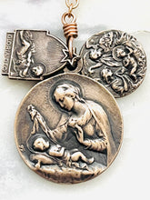 Load image into Gallery viewer, Christmas Pocket Rosary - Red and Green Crystal and Bronze Tenner
