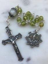 Load image into Gallery viewer, Our Lady of Fatima Pocket Rosary - Peridot and Silver - Spanish Crucifix - Single Decade Tenner - Sterling Silver CeCeAgnes
