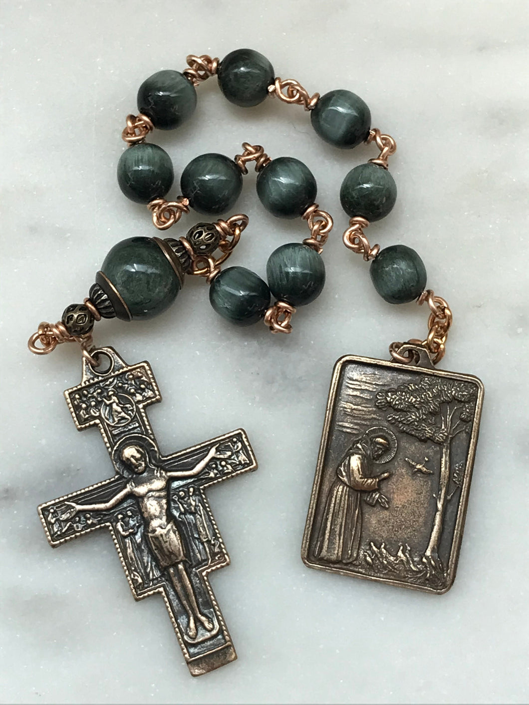 Saints Francis and Claire Green Chrysoberyl One Decade Pocket Rosary -  San Damiano Crucifix CeCeAgnes